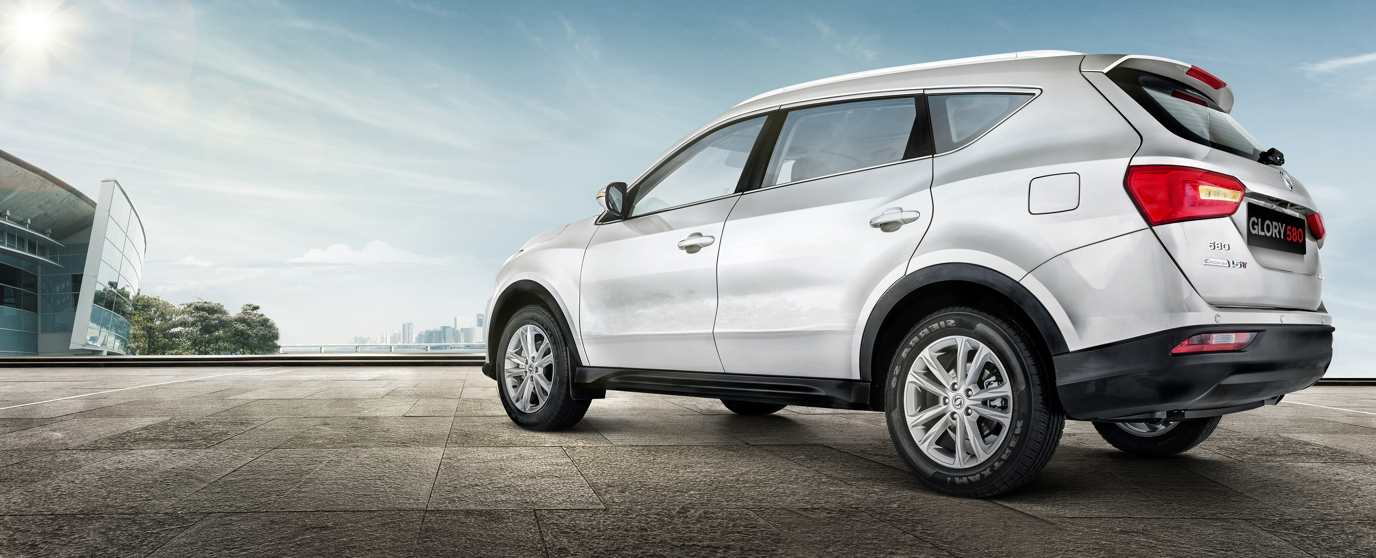 Glory 580 el SUV  de Dongfeng  para viajar en familia